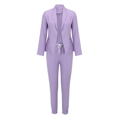 Damen-Loungewear-Set in Flieder: Bequemer Zweiteiler mit Jacke und Hose, ideal für Freizeit und Entspannung. Modisch, bequem, hochwertig.
