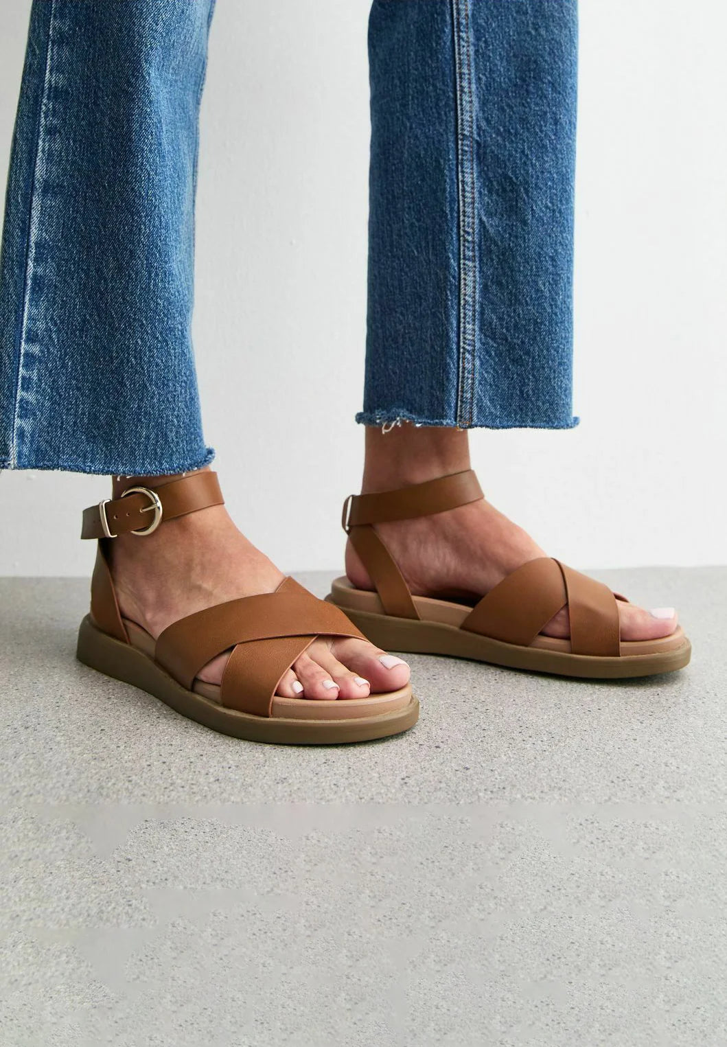 BERNICE - Sandalen mit Knöchelriemen - braun